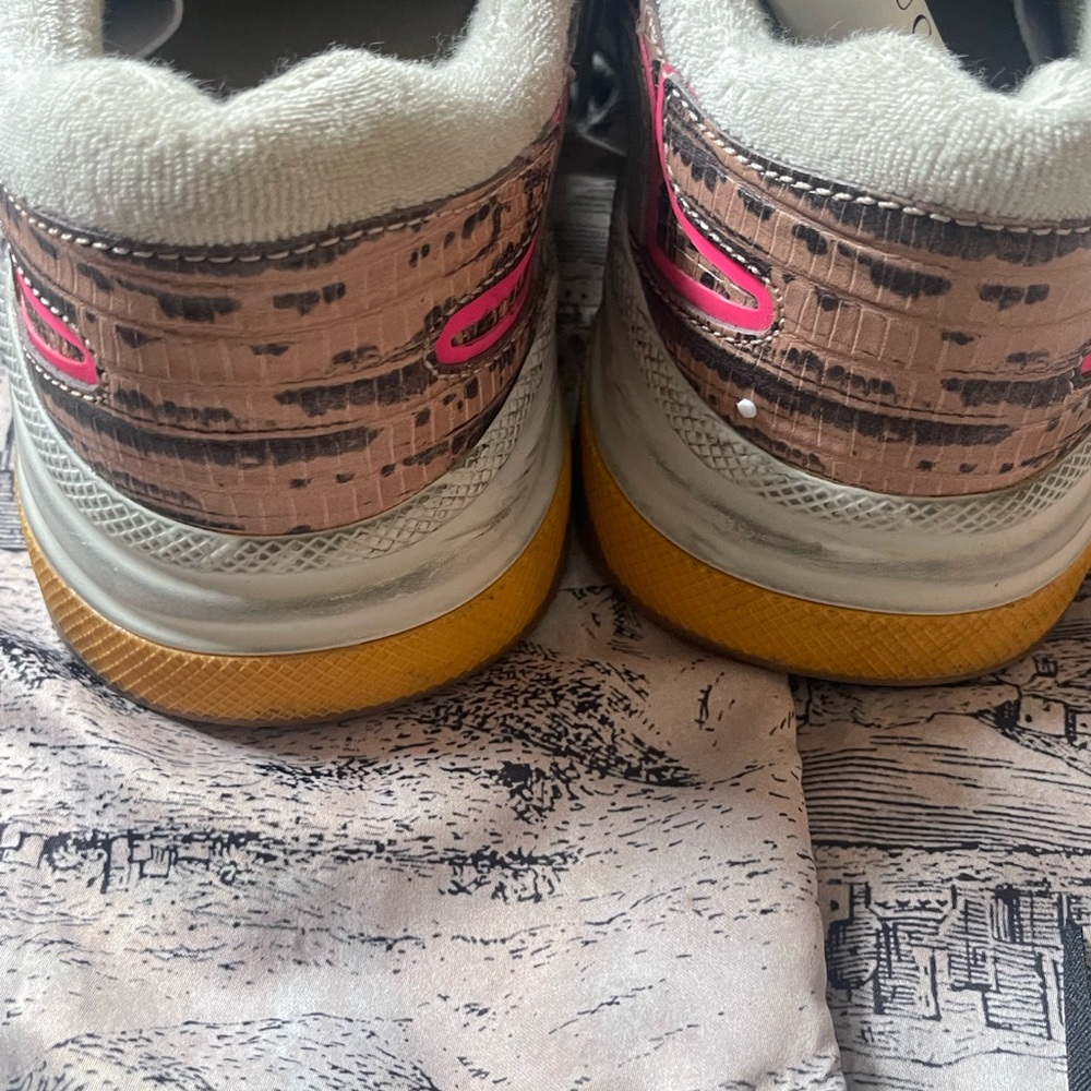 Gucci Multicolor Sneakers - Picture 3 of 5